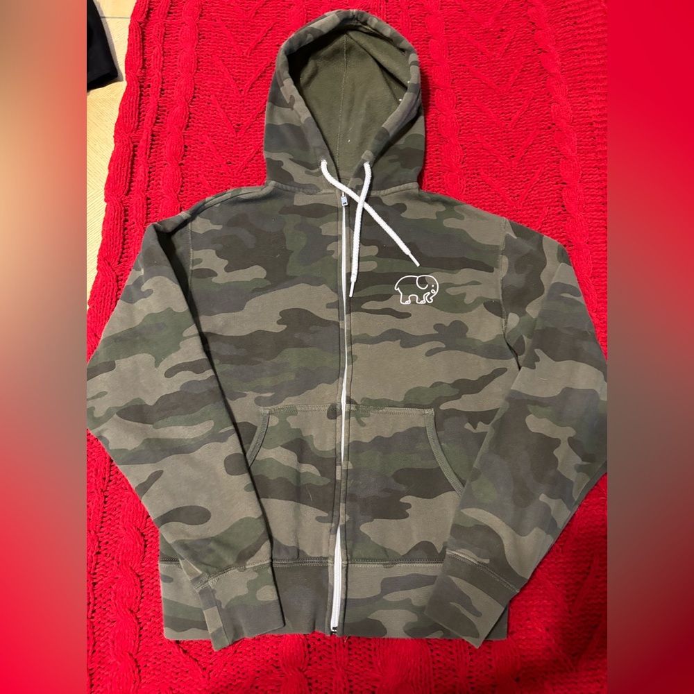Ivory Ella Camo Women’s Zip-Up Hoodie | Size X-Small